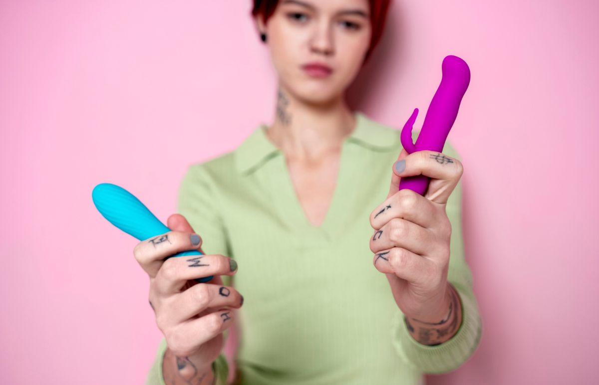 Dildo Safety Tips: Your Guide to Worry-Free Pleasure